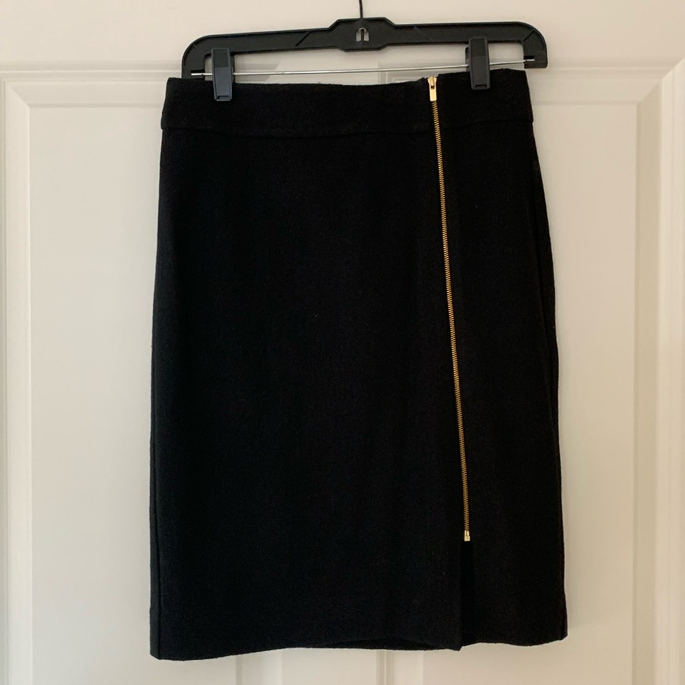 New with tags black pencil skirt from Banana Republic, size 4